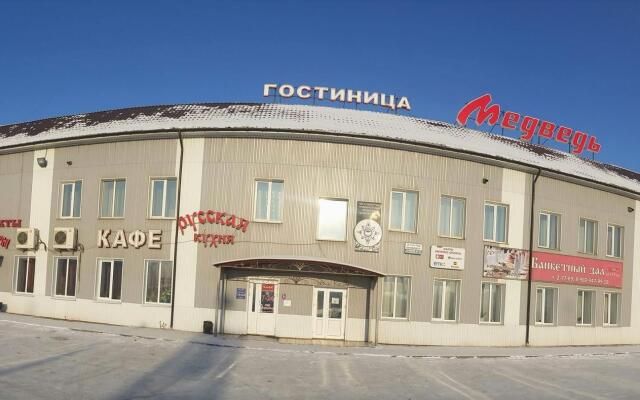 Медведь фото